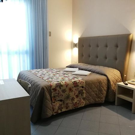 Hotel Sogno Виареджо Экстерьер фото